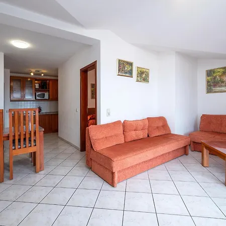3 Bedroom Amazing In Pjescana Uvala