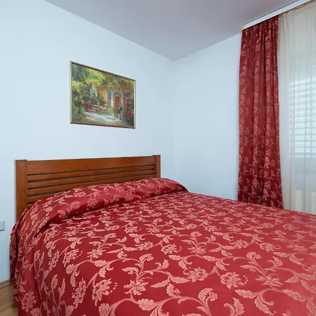Apartment 3 Bedroom Amazing In Pjescana Uvala